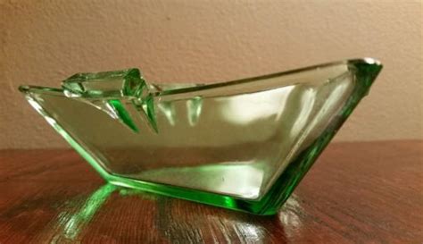 Vintage Heisey Art Deco Depression Green Glass Open Candy Dish Home Decor Marked Antique