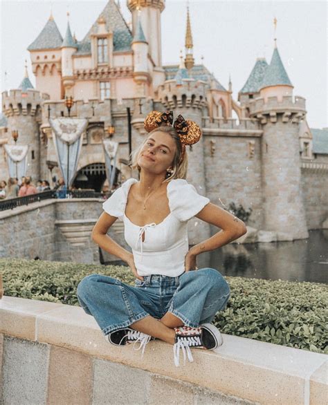 October Cute Disney Outfits Disneyland Outfits Disney Photo Ideas