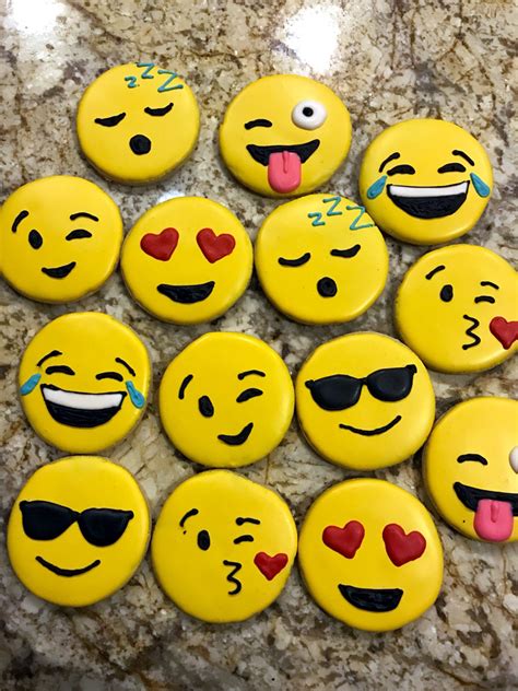 Cookie Emoji