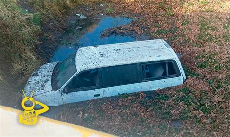 Tar Mbaro Conductor Muere Tras Caer Con Su Camioneta En Canal De Agua