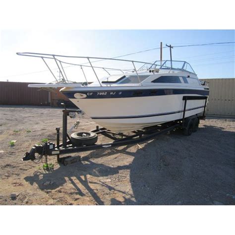 1984 Bayliner 25 V Hull Cabin Cruiser