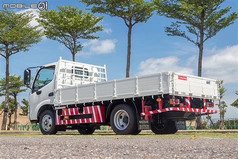 Hino 300 系列「super 5」試駕 ｜ 大家都能開的5噸貨車！ Mobile01