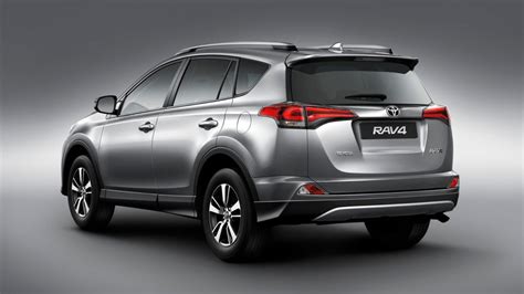 Mais um Facelift da Toyota RAV4 agora passa a ser oferecido em versão