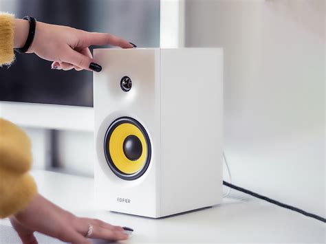 Bluetooth Bookshelf Speaker R Bt Edifier