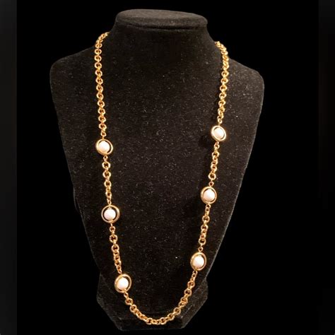 Napier Gold Tone White Beaded Circle Necklace Gem