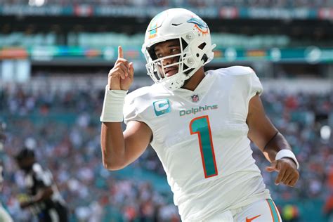 Fully healthy Tua Tagovailoa now holding Miami Dolphins teammates more ...