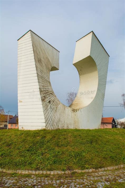 Monumento De Pleso Em Zagreb Foto De Stock Editorial Imagem De