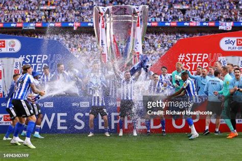 Sheffield Wednesday V Barnsley Photos And Premium High Res Pictures