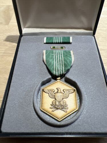 Original Us Army Commendation Medal Arcom Pc Cased Set Lapel Ribbon