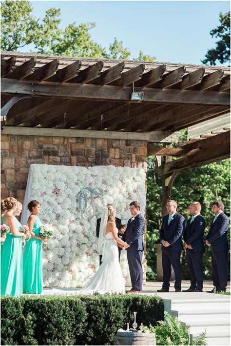 Tonya And Darrens Classic Wedding — Kentucky Bride Magazine Wedding