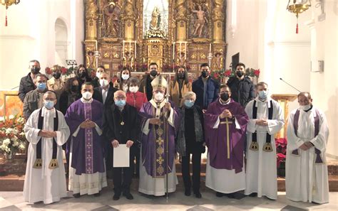 Mons Saiz Meneses Concede La Medalla Pro Ecclesia Hispalense A Luis