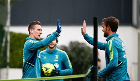 Gallery | First training session of the year! - Juventus