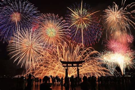 fantastic shots  japans summertime fireworks festivals wide open