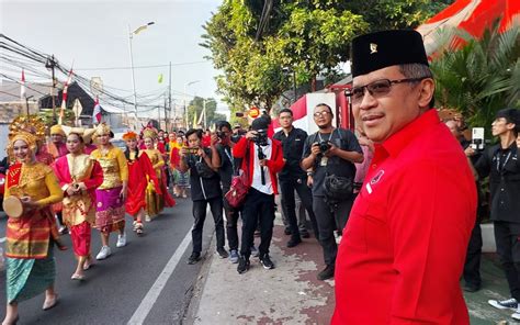 Ikut Memperingati Hut Ke Ri Pdip Melaksanakan Kirab Agustus Dan