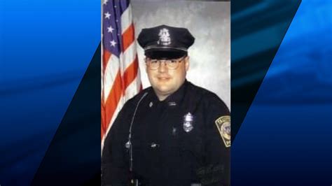 Taunton police officer dies of COVID-19 | ABC6