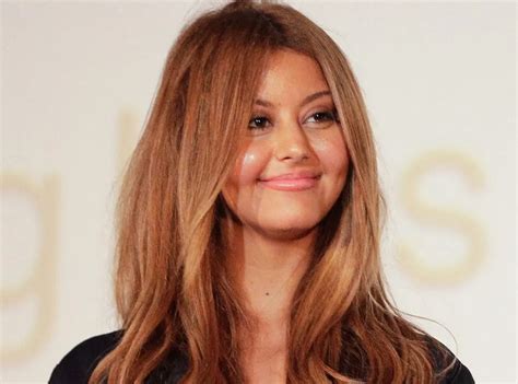 Photos Zahia Dehar Allume Instagram Avec Un Bikini Microscopique