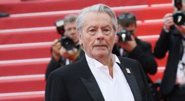 Alain Delon De Quoi Est Il Mort Closer