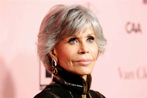 Jane Fonda Dezvăluie Că Susține Greva Scenariștilor De La Hollywood