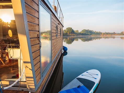 The Best Places To Live On A Houseboat Battle Born Batteries