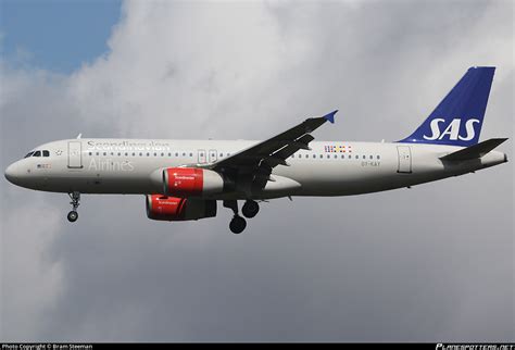 OY KAY SAS Scandinavian Airlines Airbus A320 232 Photo By Bram Steeman