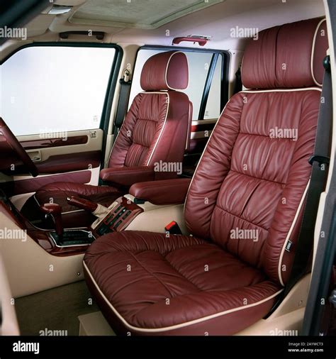 2001 Range Rover Autobiography interior Stock Photo - Alamy