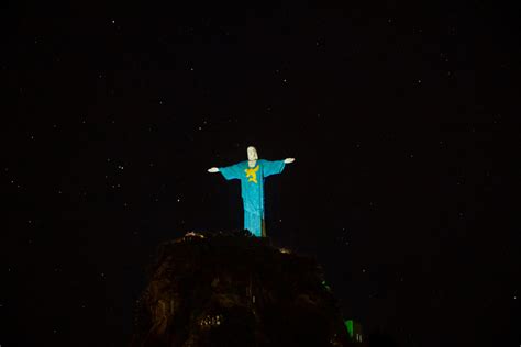 Luccas Neto e Santuário Cristo Redentor se unem em ação especial para