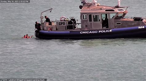 Chicago Police On Twitter The Chicago Police Marine Unit Responded To