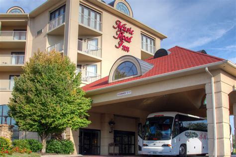 Music Road Hotel Amenities - Water Park Hotel Pigeon Forge