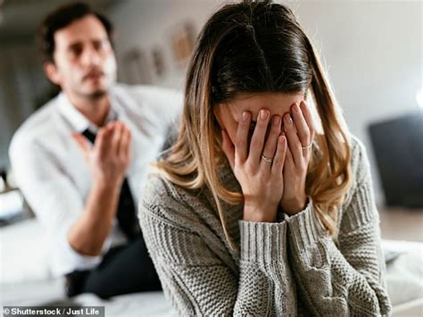 Is Your Marriage Headed For Divorce Tracey Cox Reveals The Four Signs