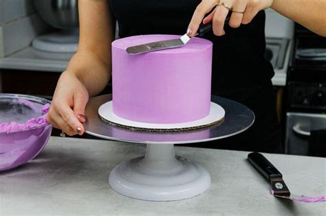 18 Delicious Wedding Cakes Icing Recipes Elegant | Pan Mastery