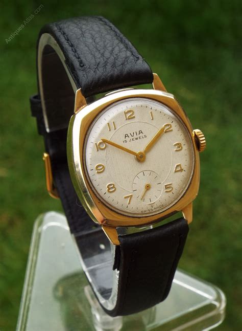 Antiques Atlas 9ct Gold Avia Mid Size Wrist Watch 1966 As170a5584