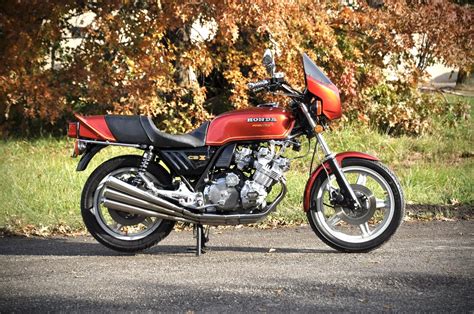 This 1979 Honda Cbx Stands On Higher Spec Shocks Flexes Aftermarket Quarter Fairing Autoevolution