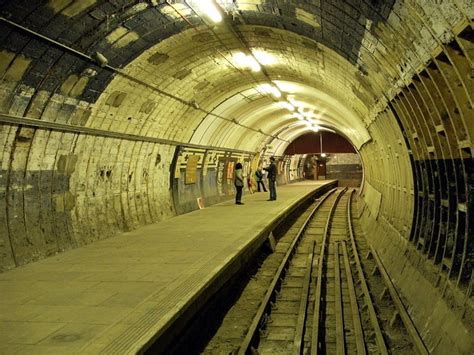 London Alert A Rare Chance To Explore An Abandoned Tube Station