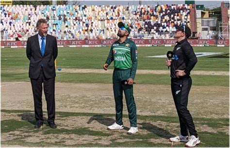 Pak vs NZ 1st ODI: Pakistan opts to bowl first after winning the toss - Oyeyeah