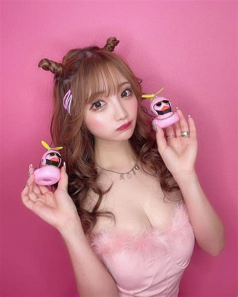 まゆぴちゅーさんのインスタグラム写真 まゆぴちゅーinstagram「好きな色、 ぴんく🎀💞🌷🎟️💖🩰💒🏳️‍⚧️💝 この