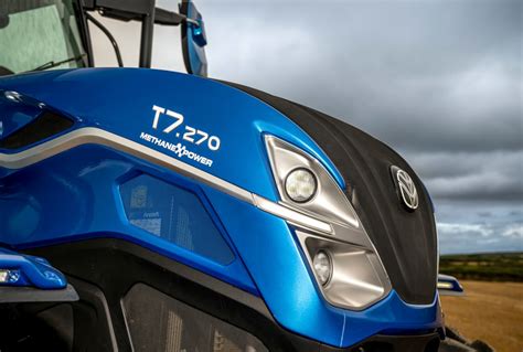 New Holland T Methane Power Lng Prototype Tractor Wins Green Good