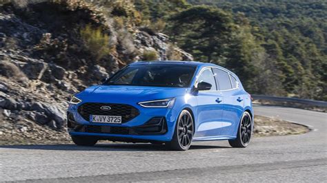 Nowy Ford Focus ST Edition 2024 czym różni się od ST Track Pack