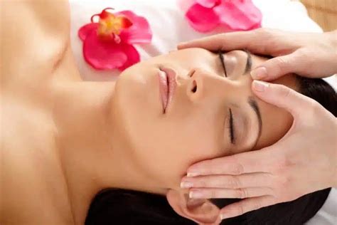 Découvrez les bienfaits incroyables du massage facial pour raffermir