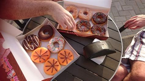 Dunkin Donuts Dubái Trade Centre 1 City Tower 2 Sheikh Zayed Rd