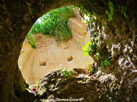 Le Grotte Di Zungri Un Viaggio Nella Citt Di Pietra In Calabria