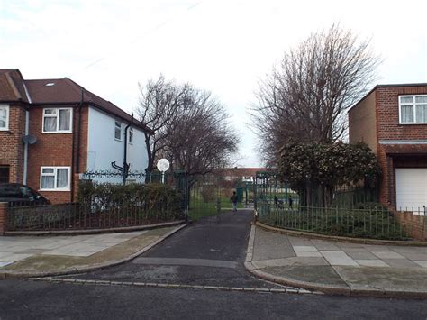 Entrance To Plumstead Gardens Plumstead © Malc Mcdonald Geograph