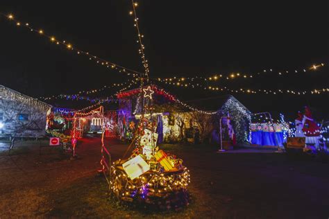 En images Spectacle pyrotechnique Noël à Walibi Ferme aux mille