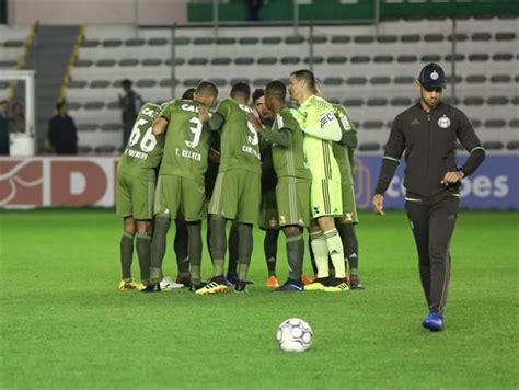 Coxa deixa vitória escapar no final Futebol paranaense Coritiba Coxas