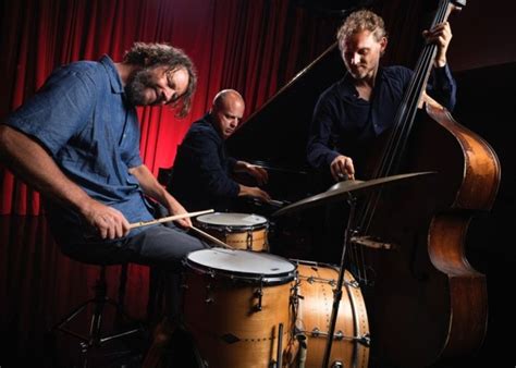 On Stagemartin Medeski Wood And Los Hombres Calientes Kuvo