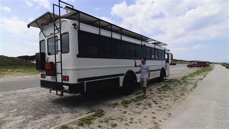 This School Bus Was Turned Into an Award-Winning Off-Grid Tiny Home ...