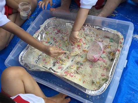 楽しい感触遊び～♪ あいな保育園