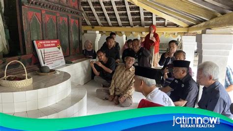 Capres Ganjar Pranowo Ziarah Ke Pendiri Ponorogo