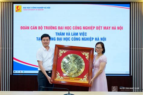 The delegation of Hanoi Industrial Textile Garment University paid a working visit to Hanoi ...