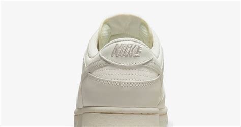 Women S Dunk Low Light Bone Release Date Nike SNKRS MY