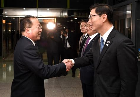 천해성 “여자 아이스하키 남북 단일팀 남측 감독이 전권” 서울신문